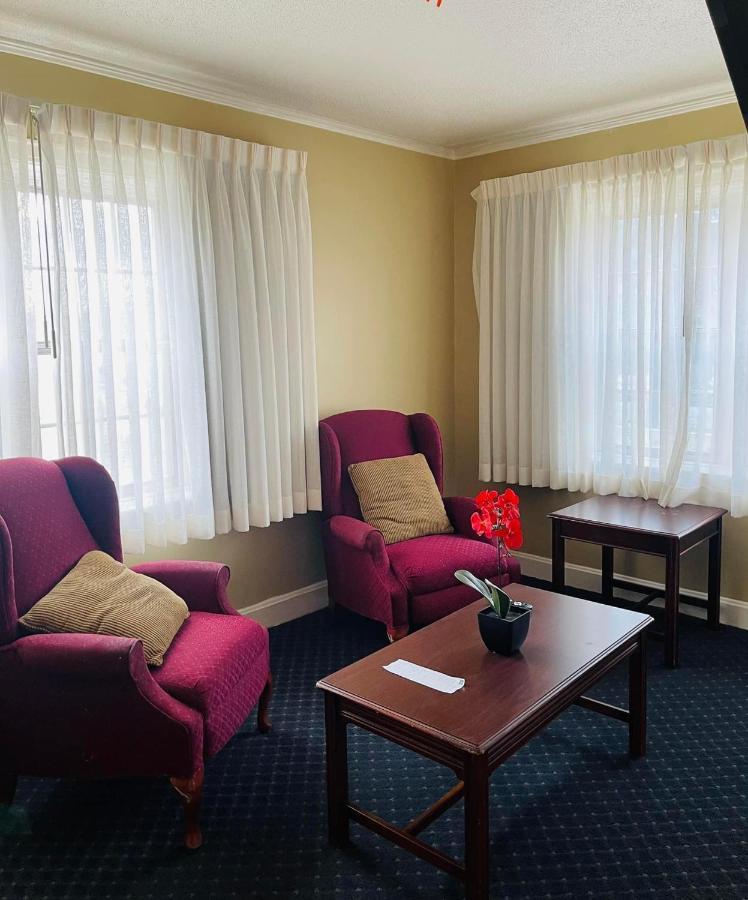 Senate Suites Extended Stay Hotel Topeka Zewnętrze zdjęcie