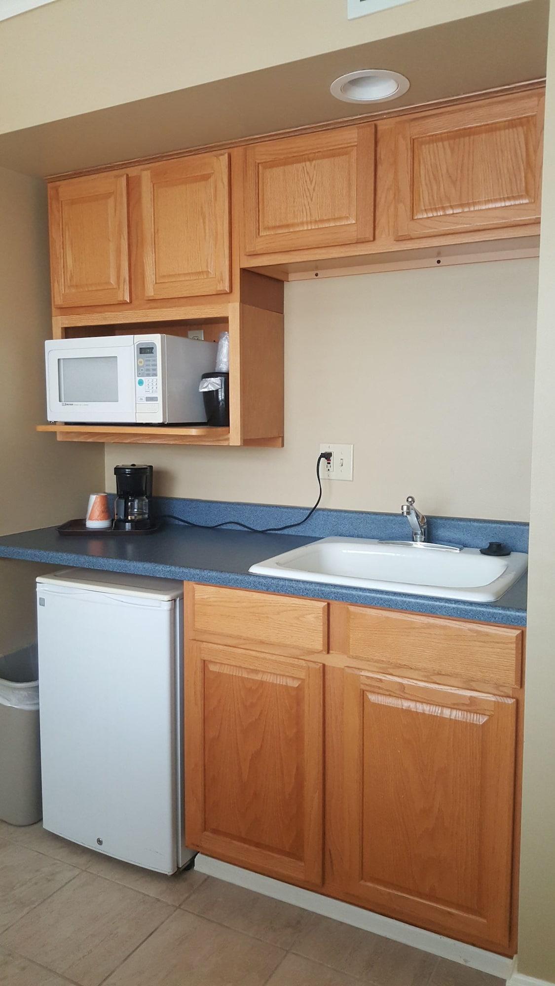 Senate Suites Extended Stay Hotel Topeka Zewnętrze zdjęcie