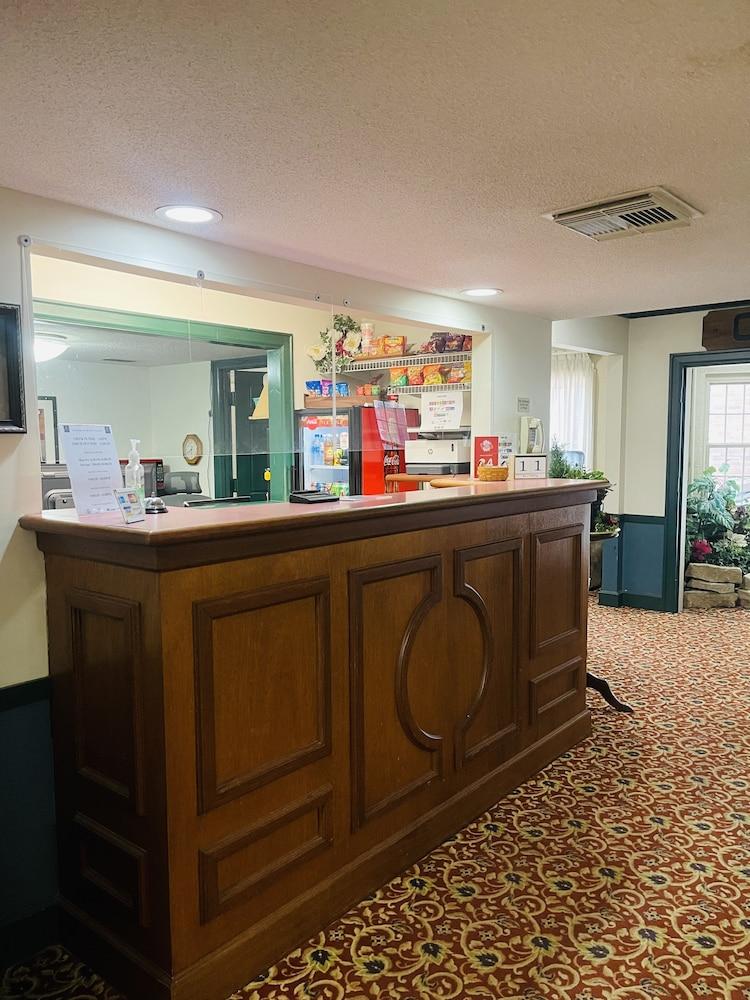 Senate Suites Extended Stay Hotel Topeka Zewnętrze zdjęcie
