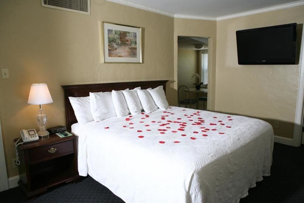 Senate Suites Extended Stay Hotel Topeka Zewnętrze zdjęcie