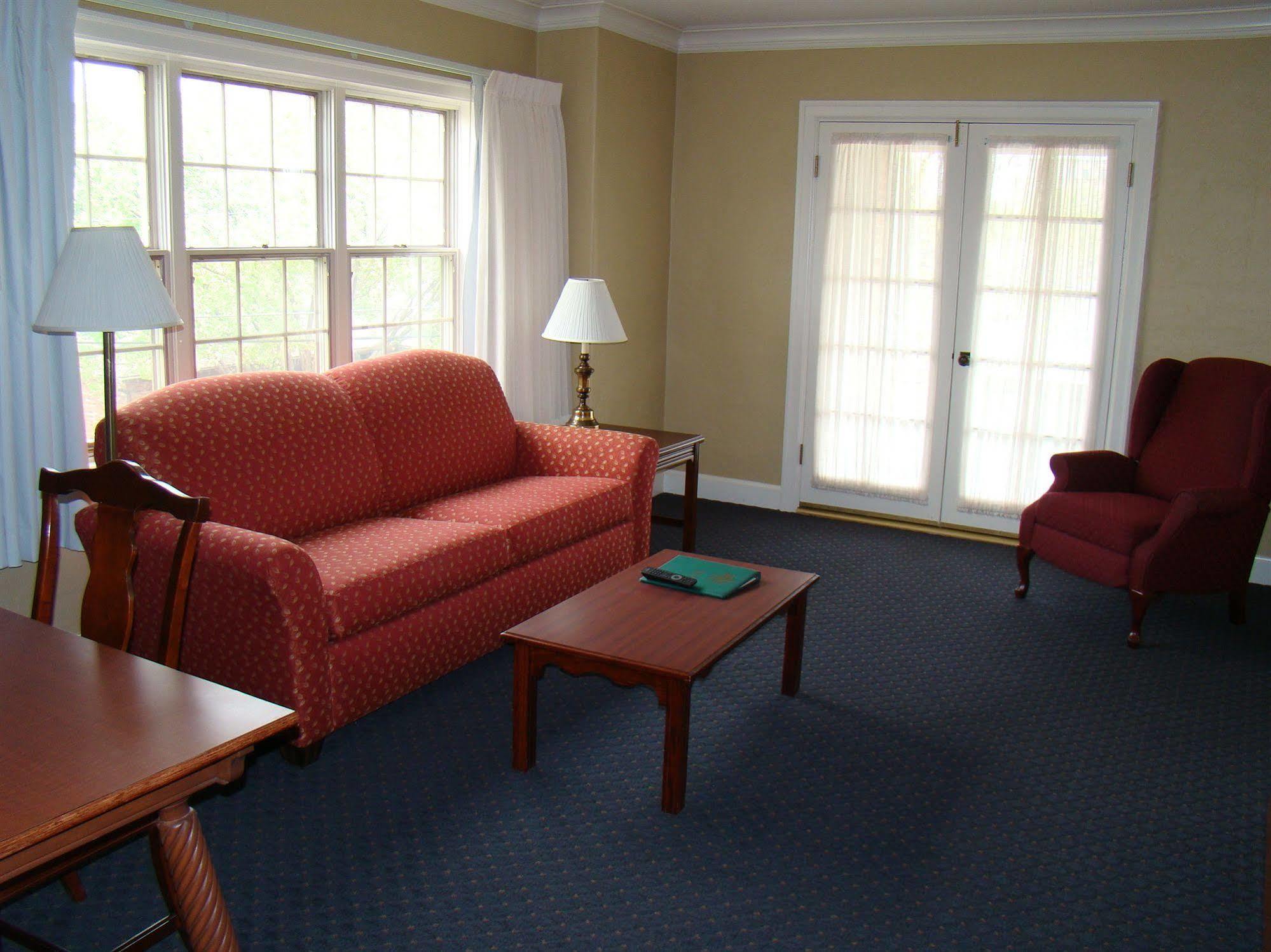 Senate Suites Extended Stay Hotel Topeka Zewnętrze zdjęcie